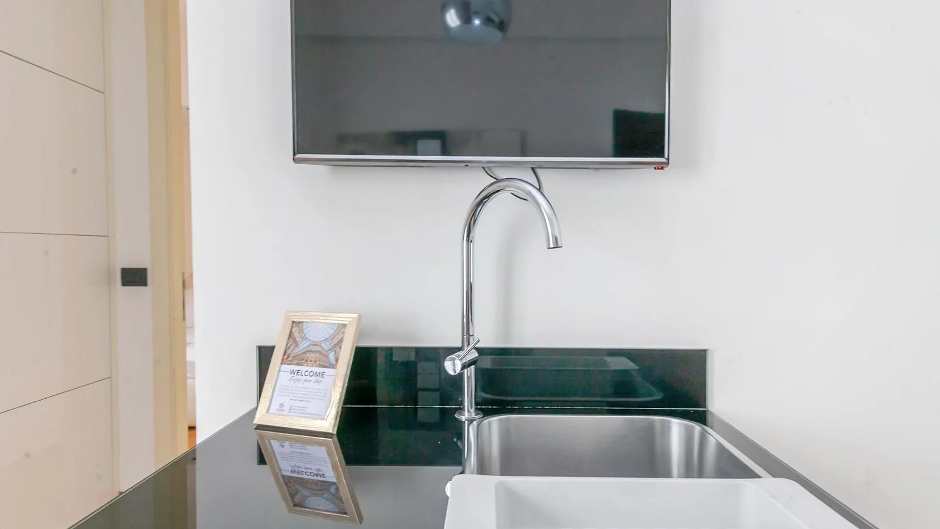 San Babila Luxury Suite - In The Heart Of Fashion Disctrict Milán
