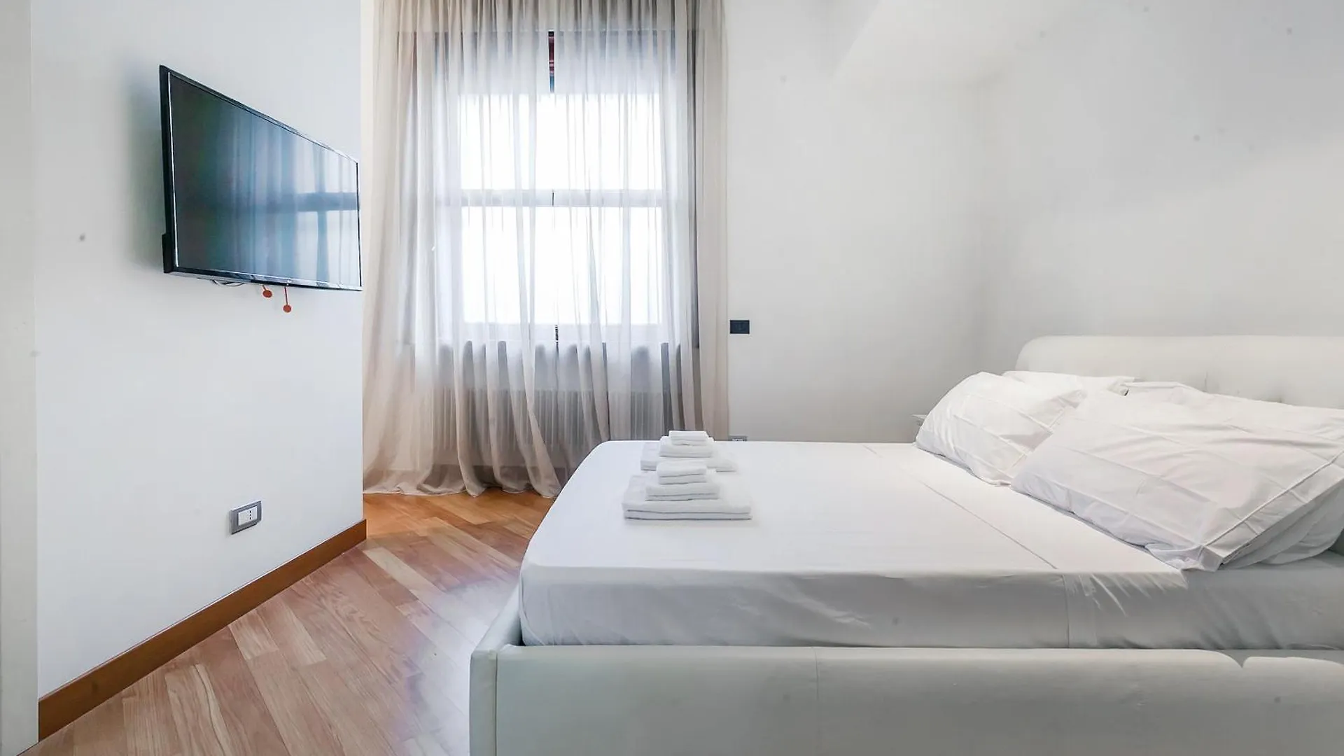 San Babila Luxury Suite - In The Heart Of Fashion Disctrict Milán 0*,